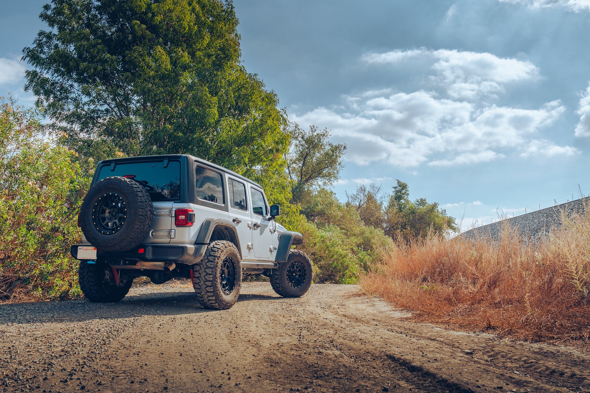 RT114 Matte Black 18x9 rim on Jeep Rubicon 4xe - Rocktrix Offroad Wheel.