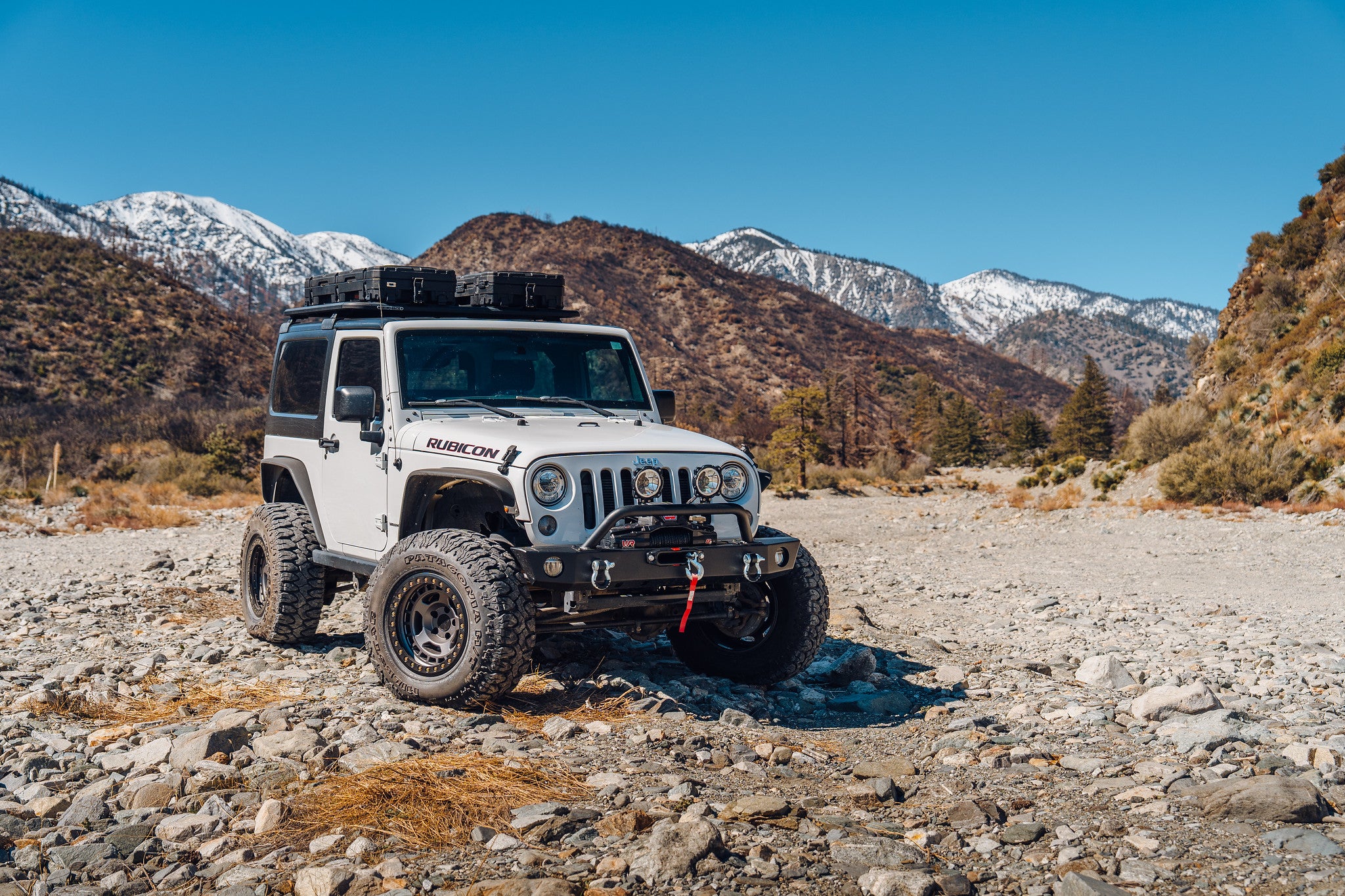 Rocktrix Offroad Wheel RT115BL Matte Gunmetal 17x9 Beadlock Rim on Jeep Wrangler Rubicon JK. Fits Ford Toyota Lexus