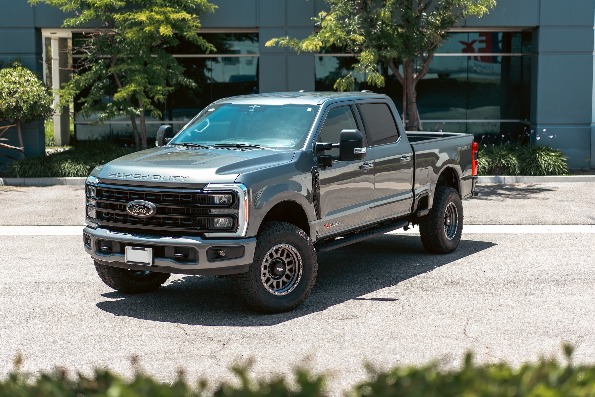 RT110 8-Lug 18x9 Gunmetal_Ford F250 Heavy Duty(5).jpg