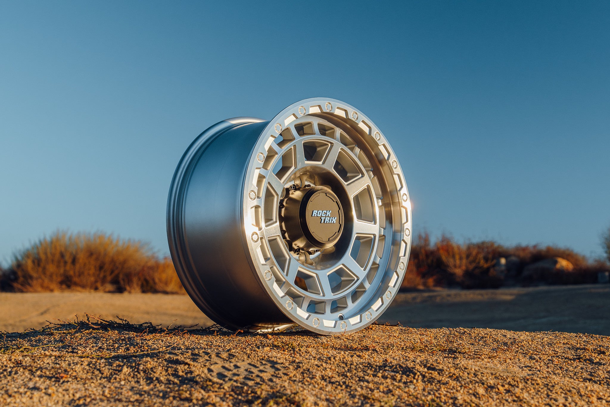 RT114 8Lug Machined Silver_18x9 (2).jpg