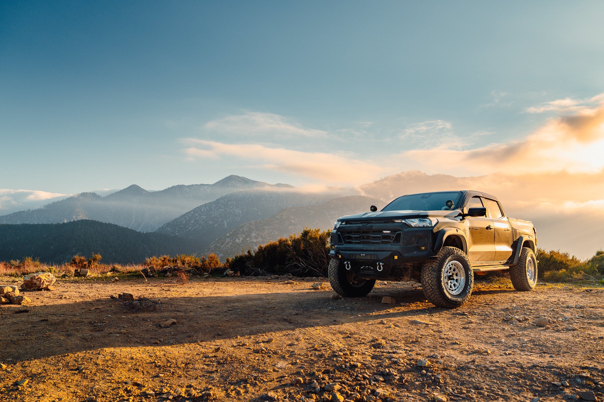 RT114 Machined Silver 17x9_Chevrolet Colorado Trailboss (8).jpg