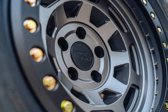 Rocktrix Offroad Wheel RT117BL_Matte Gunmetal_17x9 Beadlock rim with Flat Recessed Center Cap on Jeep_Wrangler_JK