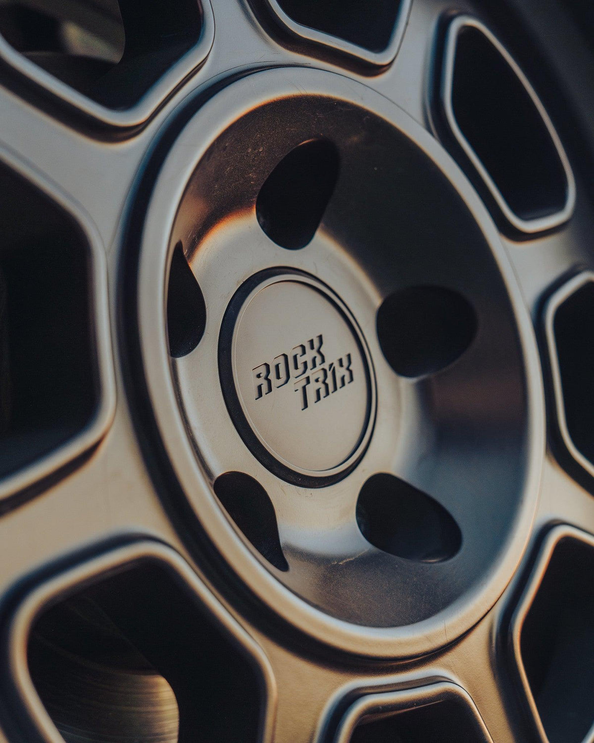 Rocktrix Wheel Center Cap - Flat Recessed. Matte Black low profile centercap on RT119 17x9 Offroad rim